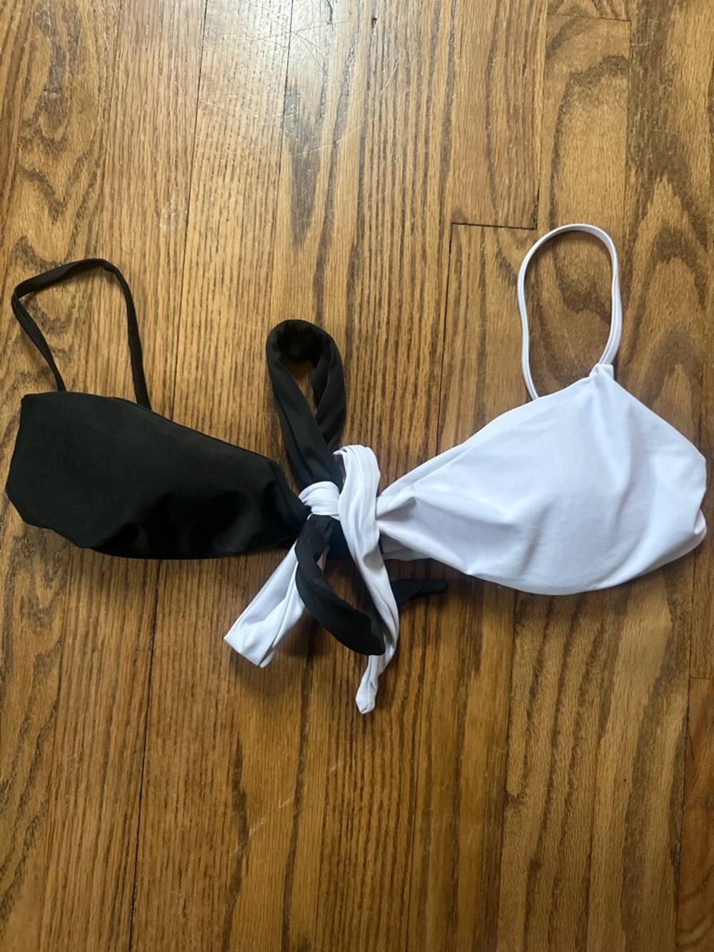 Romwe Black and White Contrast Bikini Top Front Tie Size XL